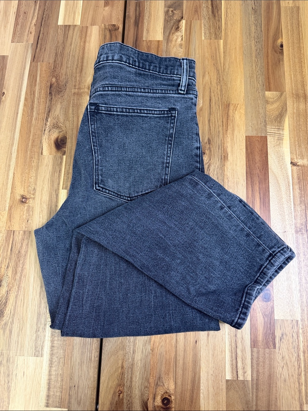Abercrombie & Fitch The Mom High Rise Jeans